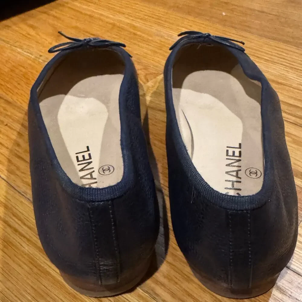 Authentic Chanel 37.5 Dark Navy Blue (Like Black) Ballet Flats Caviar Leather CC